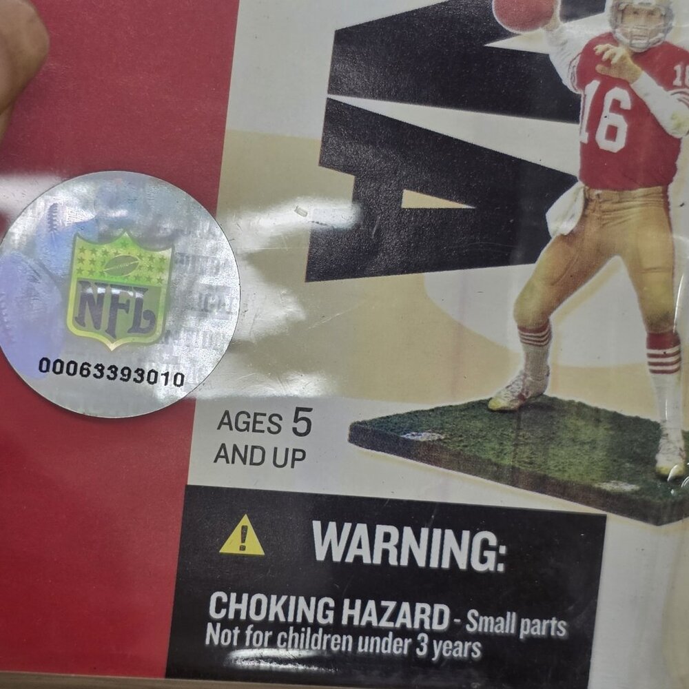 MCFARLANE NFL LEGENDS SERIES 2 49ERS HOF QB JOE MONTANA FIGURE SEALED - Picture 4 of 6